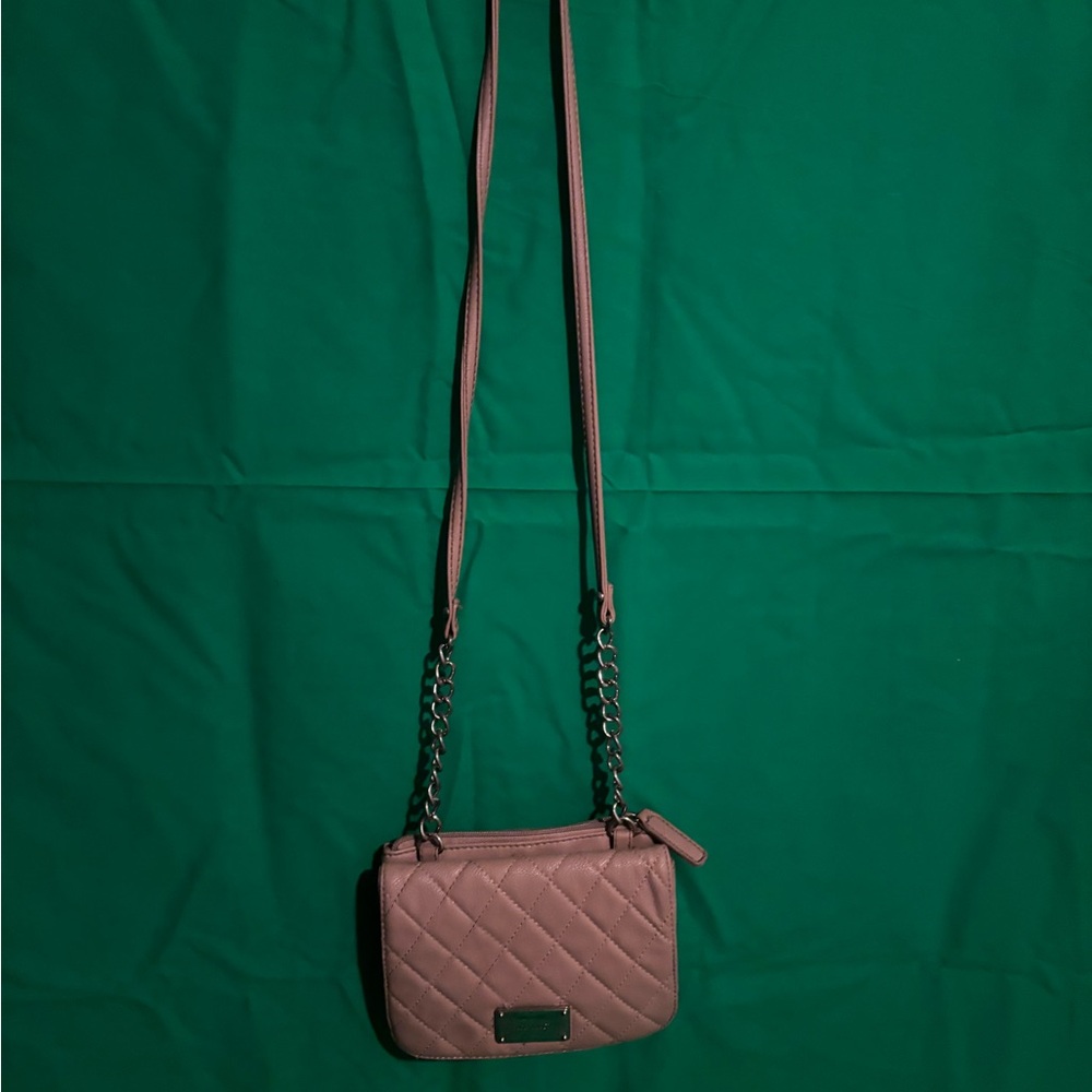 Elegant Tan Quilted Crossbody Bag - Picture 3 of 6